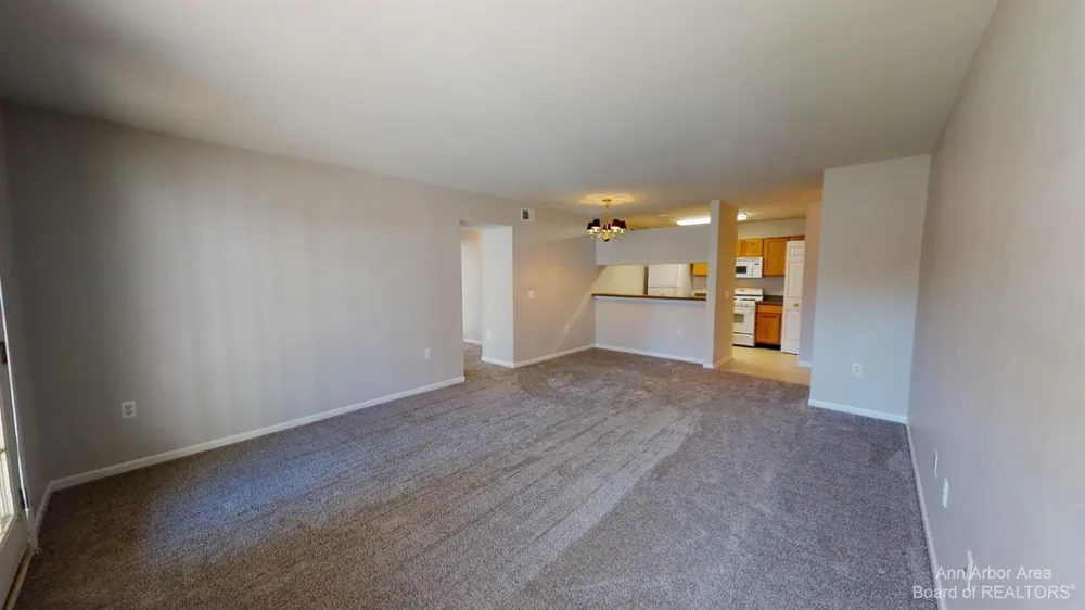 2785 S Knightsbridge Circle Ann Arbor, MI 48105