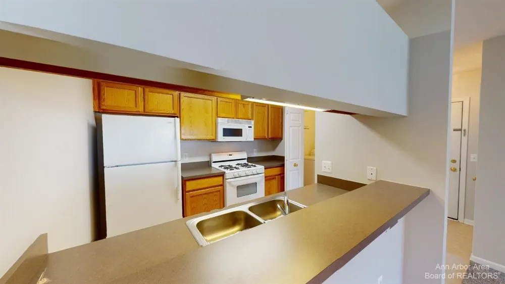 2785 S Knightsbridge Circle Ann Arbor, MI 48105