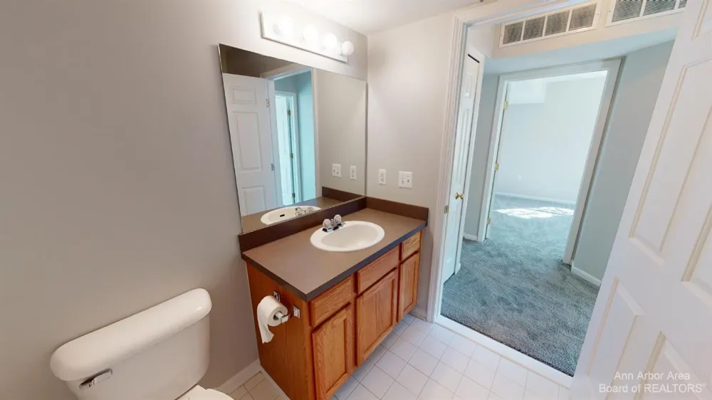 2785 S Knightsbridge Circle Ann Arbor, MI 48105