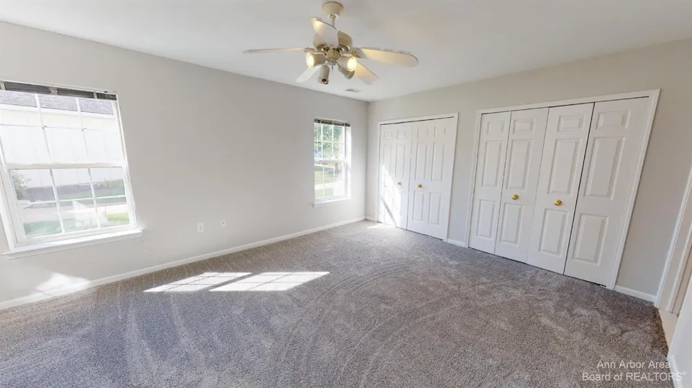2785 S Knightsbridge Circle Ann Arbor, MI 48105
