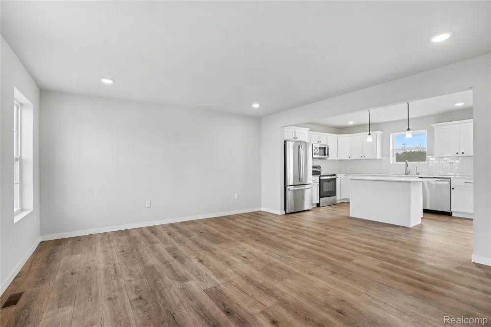 221 Wildflower Drive Hillsdale City, MI 49242
