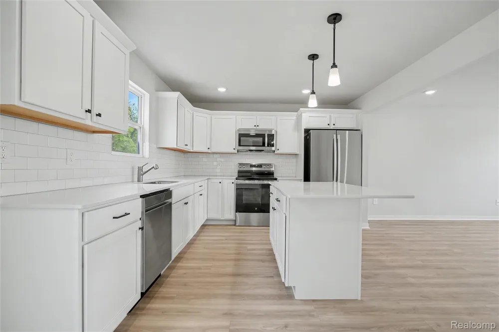 221 Wildflower Drive Hillsdale City, MI 49242