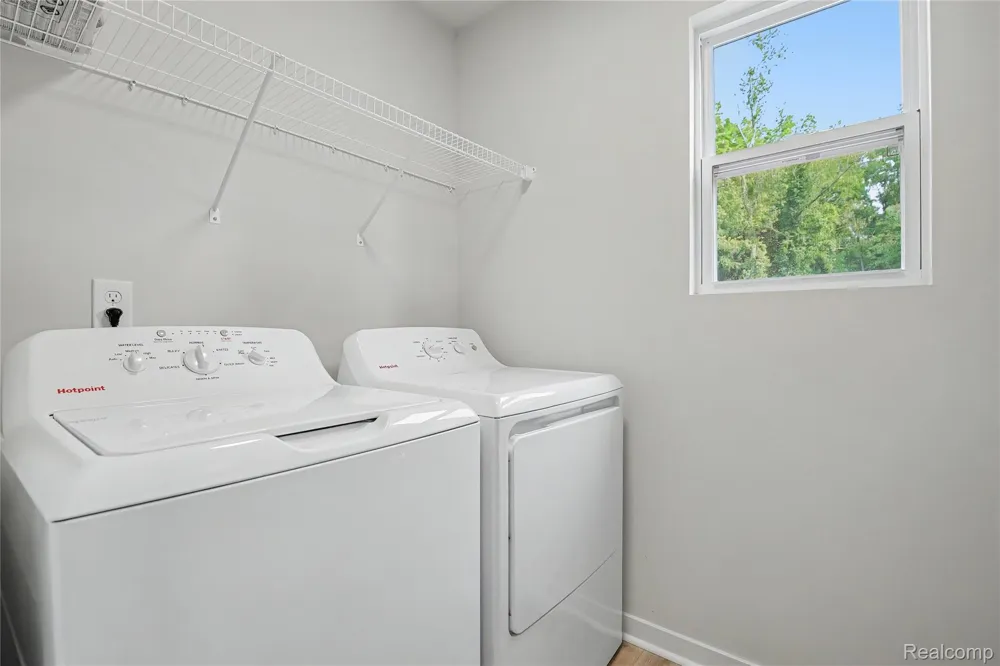 221 Wildflower Drive Hillsdale City, MI 49242
