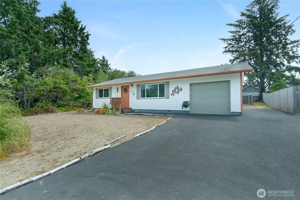 241 S Razor Clam Drive SW Ocean Shores, WA 98569