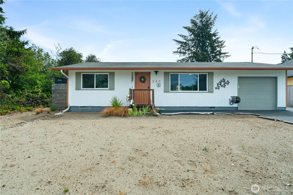 241 S Razor Clam Drive SW Ocean Shores, WA 98569