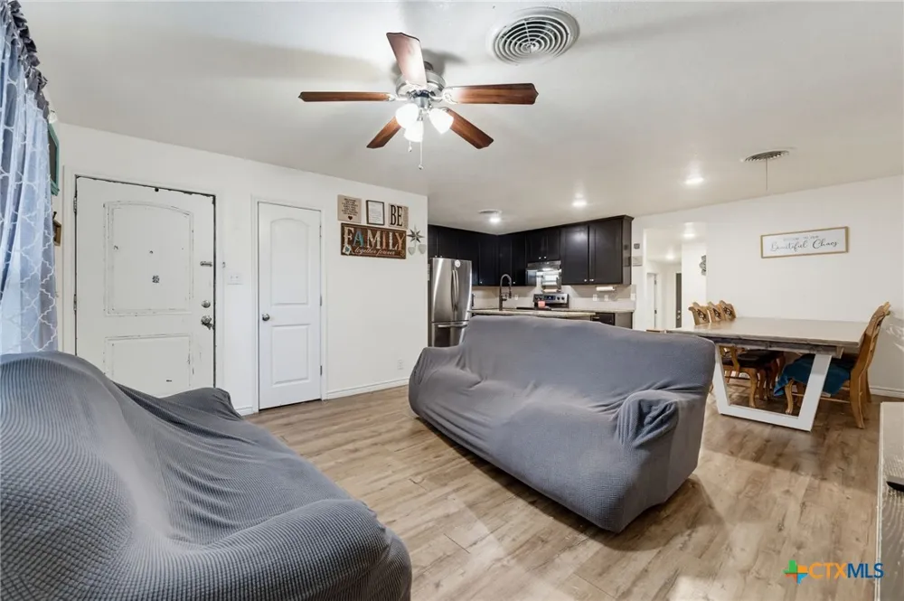 111 Cottonwood Drive Gatesville, TX 76528