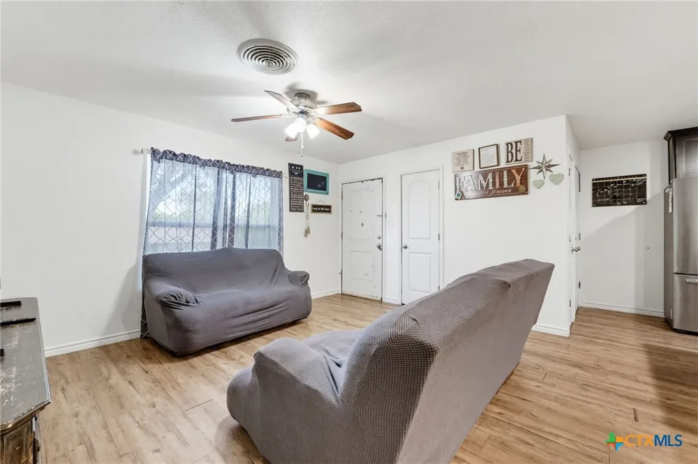 111 Cottonwood Drive Gatesville, TX 76528
