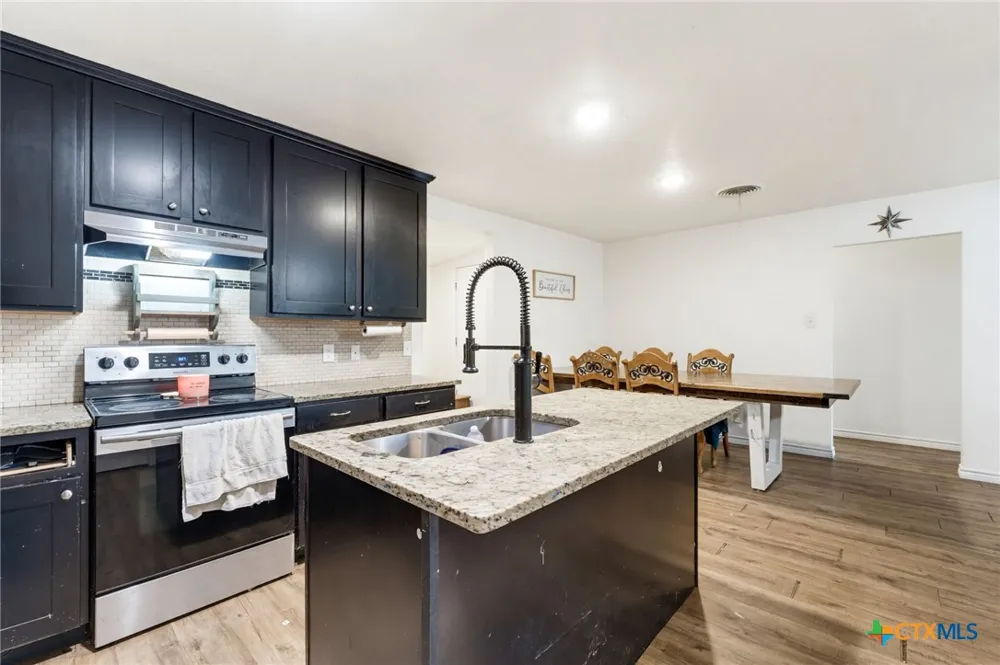 111 Cottonwood Drive Gatesville, TX 76528