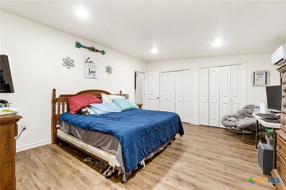 111 Cottonwood Drive Gatesville, TX 76528