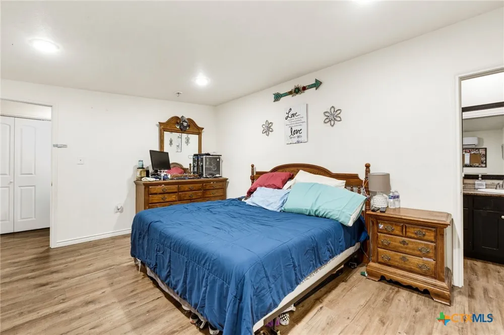 111 Cottonwood Drive Gatesville, TX 76528