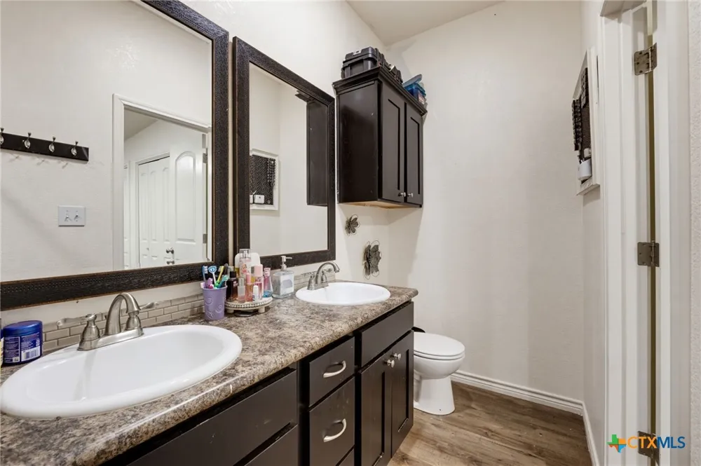 111 Cottonwood Drive Gatesville, TX 76528