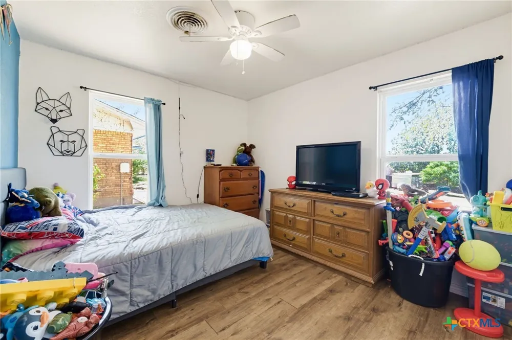 111 Cottonwood Drive Gatesville, TX 76528