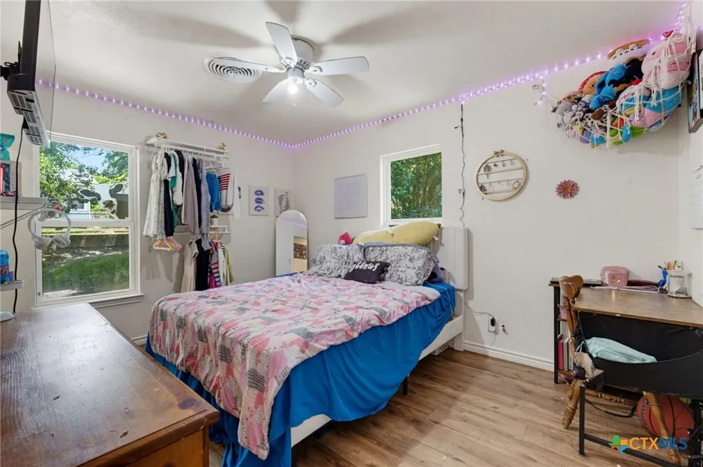 111 Cottonwood Drive Gatesville, TX 76528