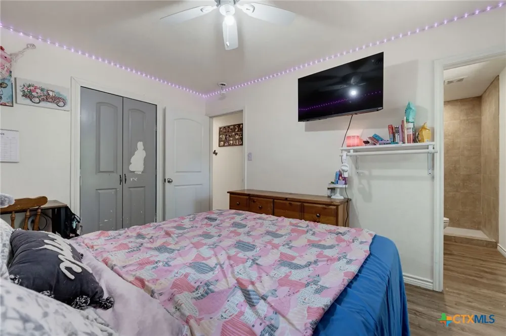 111 Cottonwood Drive Gatesville, TX 76528