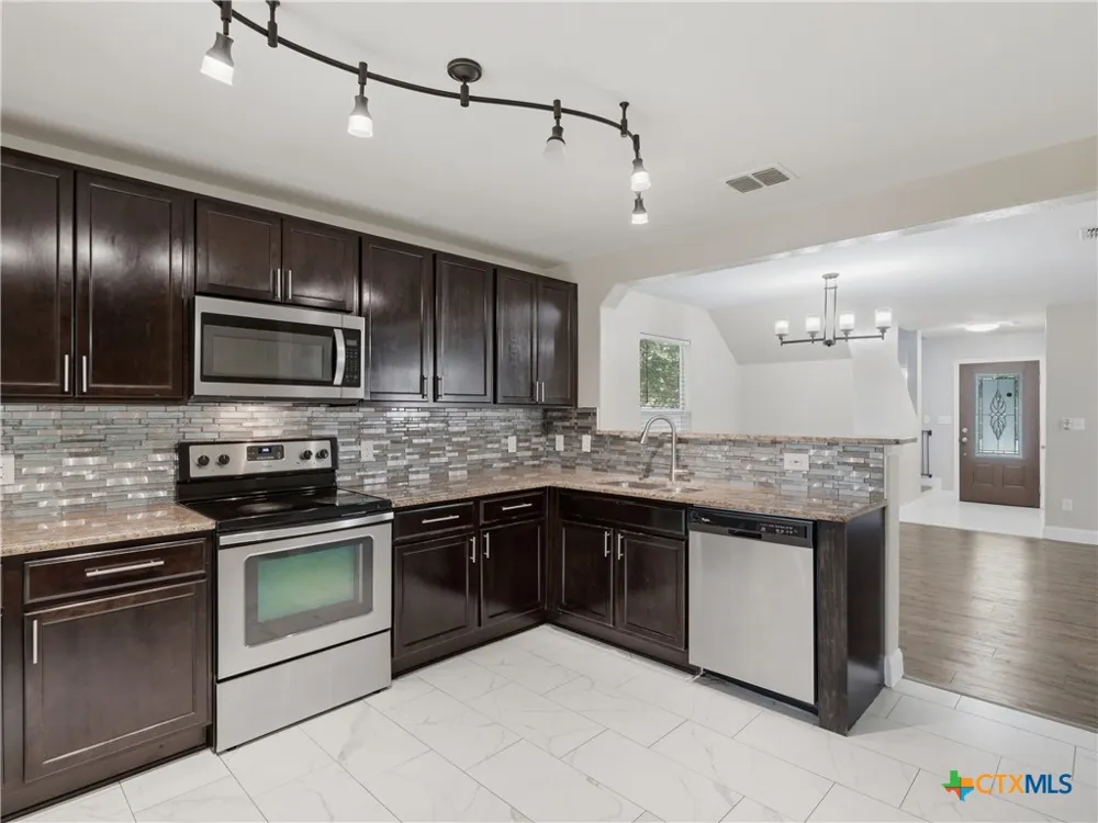 414 Walnut Crest Selma, TX 78154