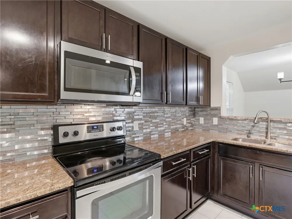 414 Walnut Crest Selma, TX 78154