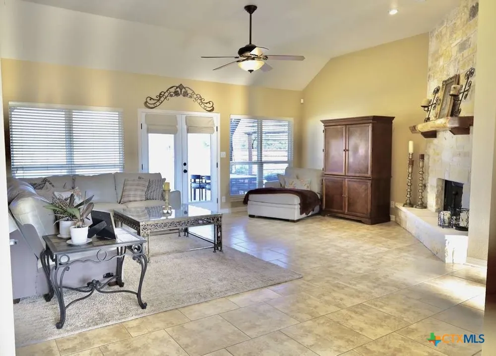 1125 County Road 230 Florence, TX 76527