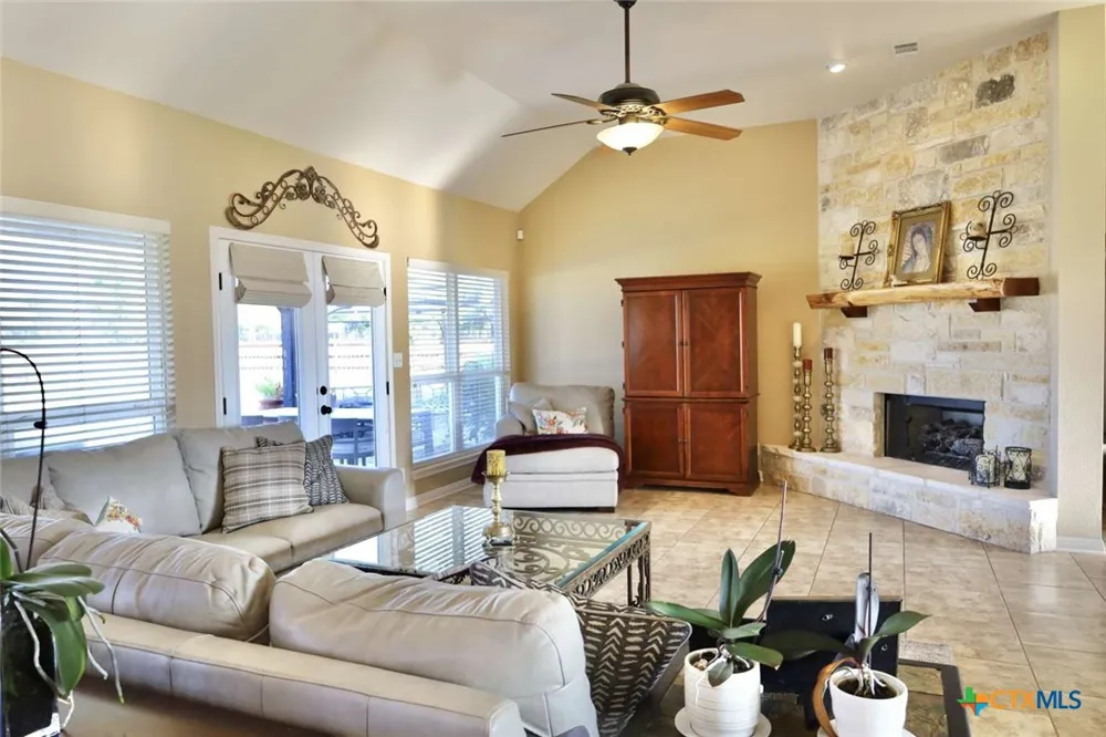 1125 County Road 230 Florence, TX 76527