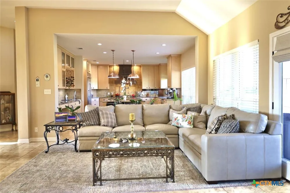 1125 County Road 230 Florence, TX 76527