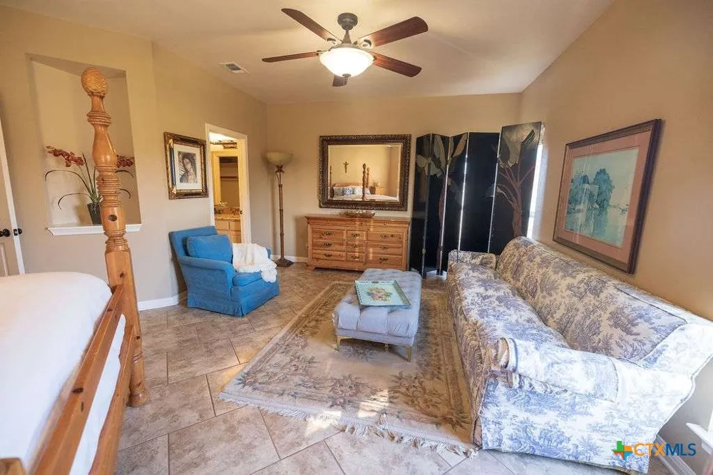 1125 County Road 230 Florence, TX 76527