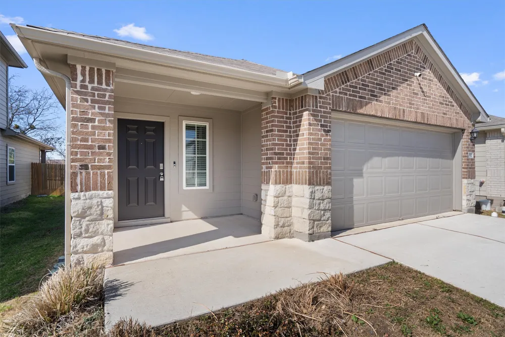 352 Sickle Loop Uhland, TX 78640