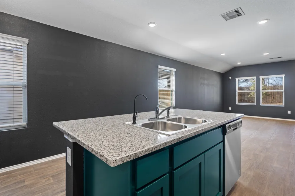 352 Sickle Loop Uhland, TX 78640