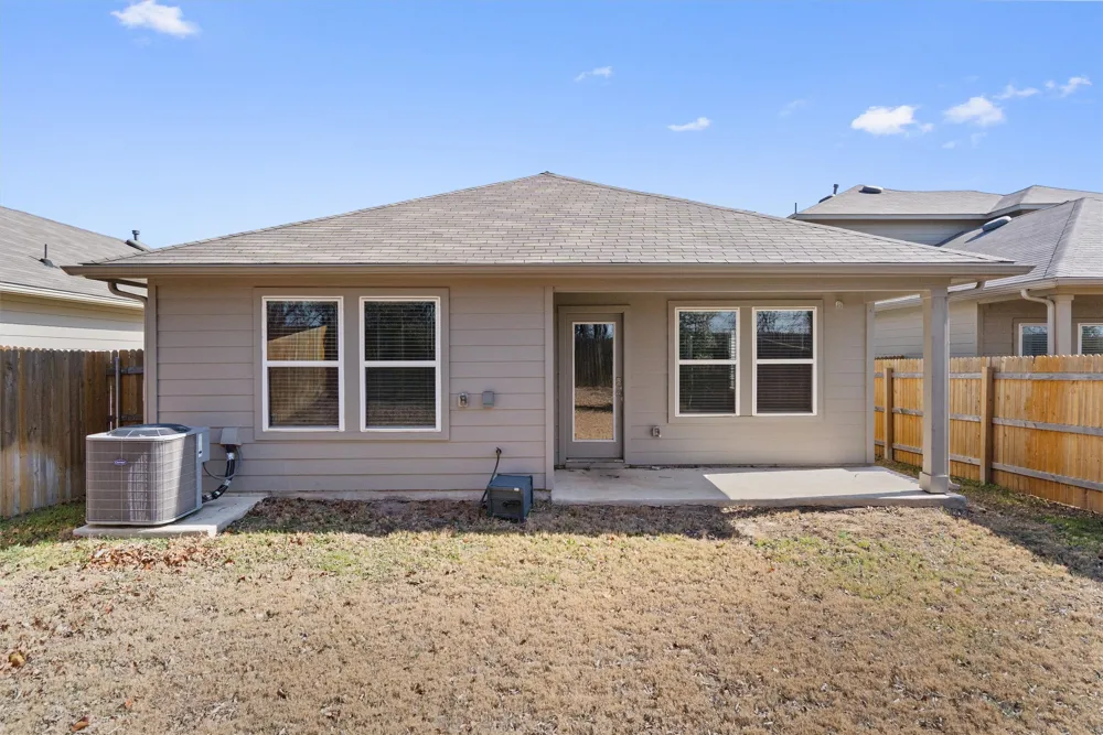 352 Sickle Loop Uhland, TX 78640