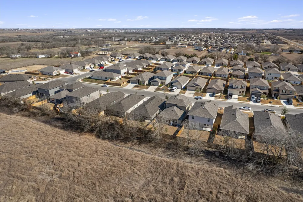 352 Sickle Loop Uhland, TX 78640