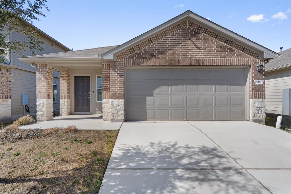 352 Sickle Loop Uhland, TX 78640