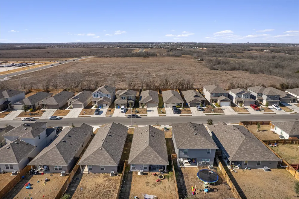 352 Sickle Loop Uhland, TX 78640