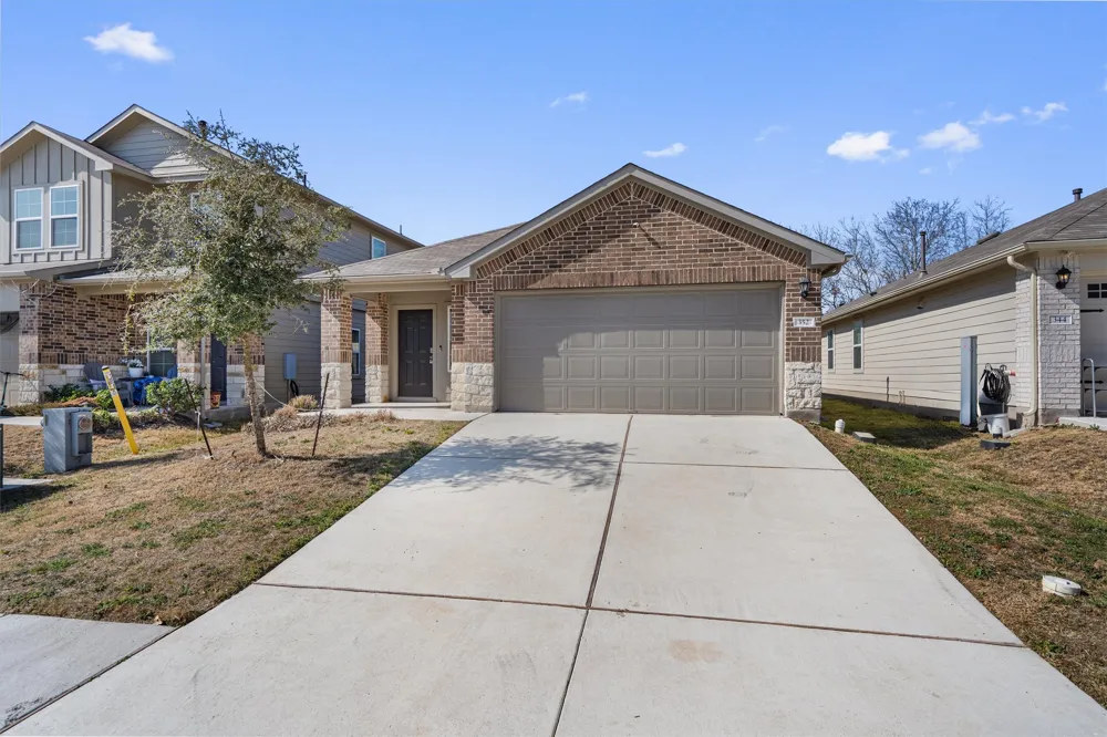 352 Sickle Loop Uhland, TX 78640