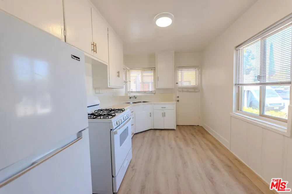 233 E Alameda Avenue #A Burbank, CA 91502