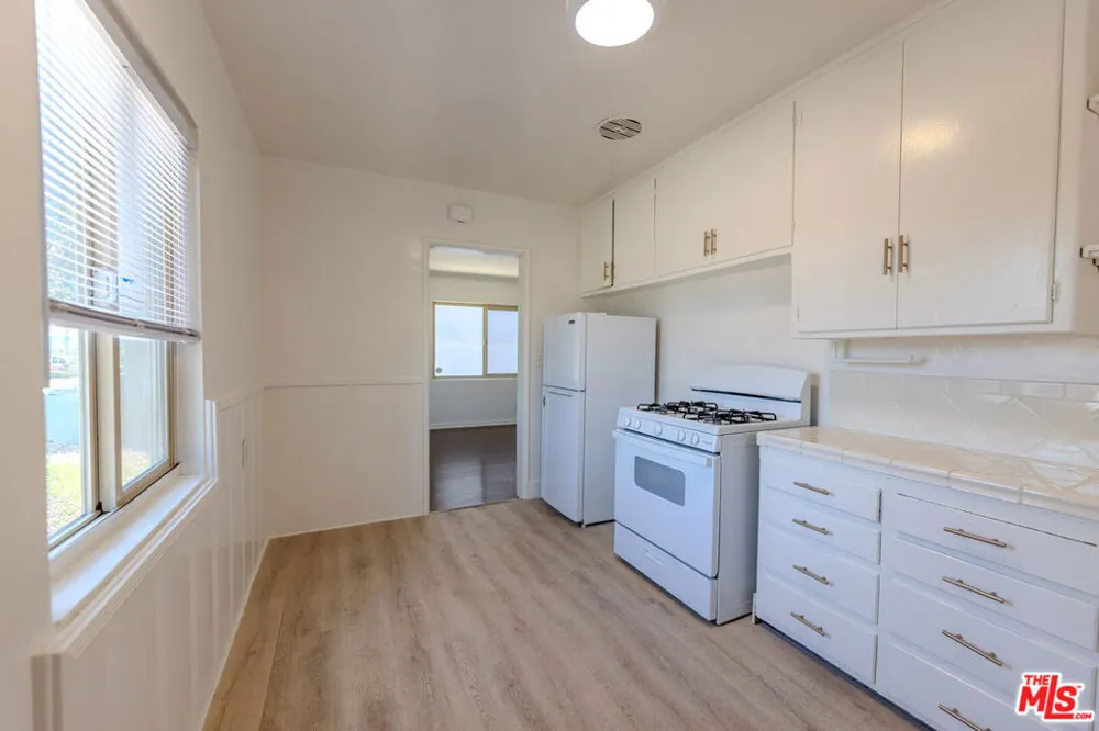 233 E Alameda Avenue #A Burbank, CA 91502