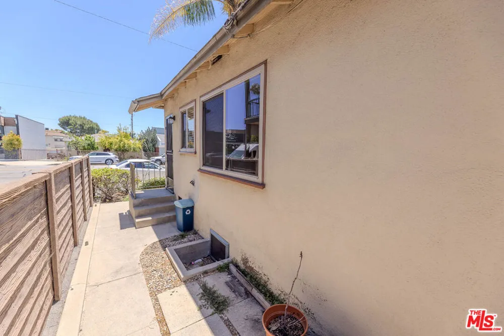 233 E Alameda Avenue #A Burbank, CA 91502