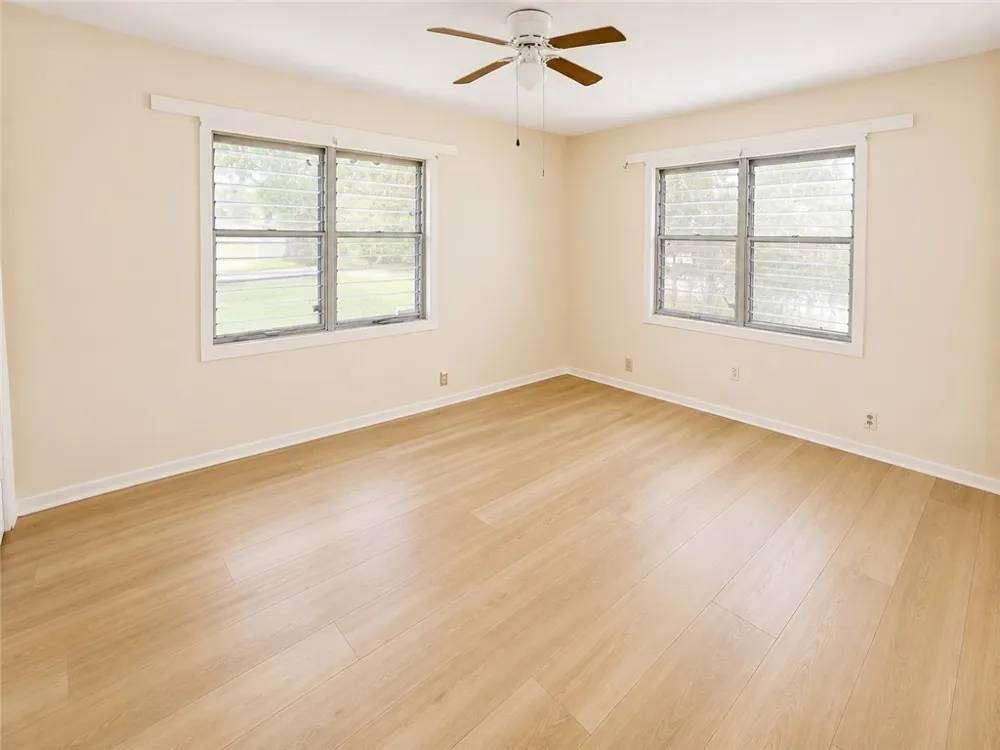 833 Booty Street Sinton, TX 78387