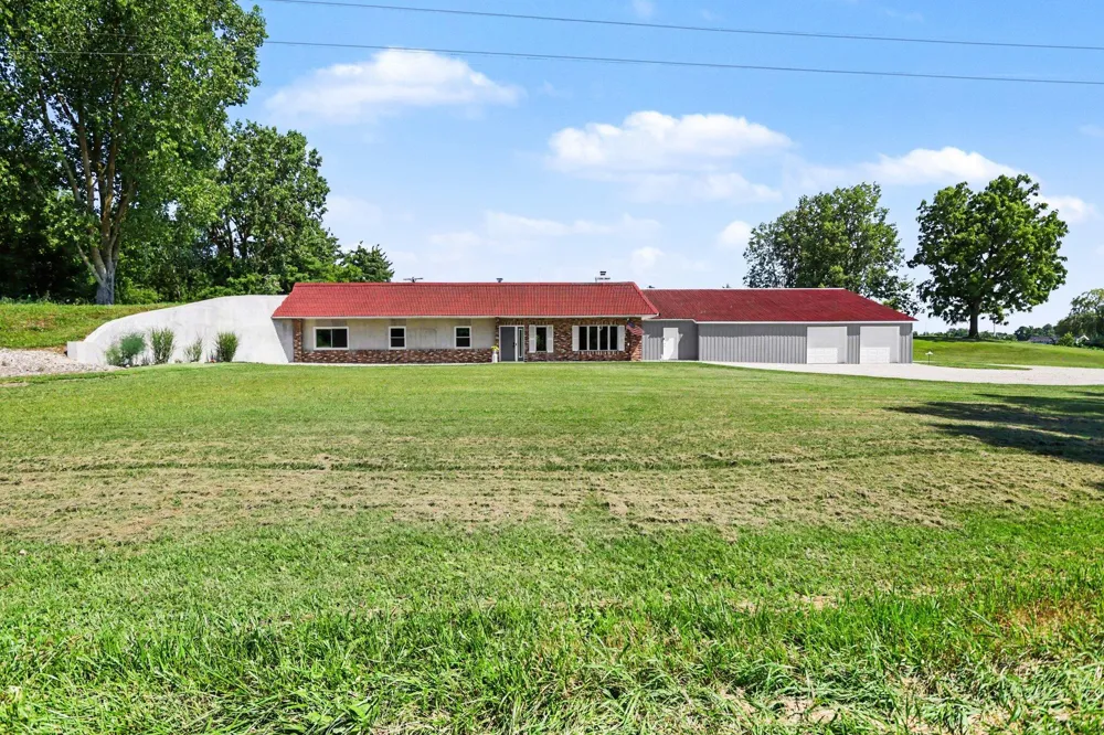 57 Mason Vermontville, MI 49096
