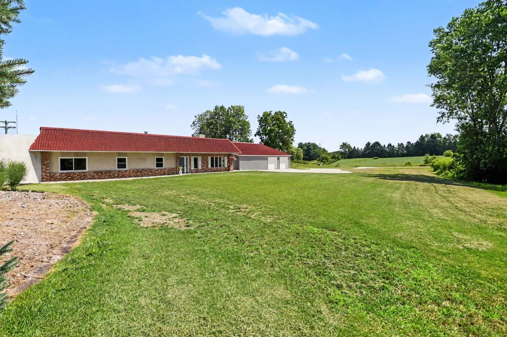 57 Mason Vermontville, MI 49096