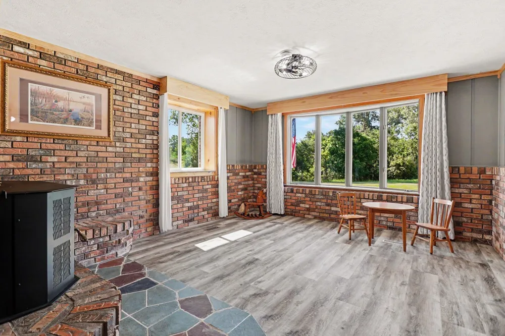 57 Mason Vermontville, MI 49096