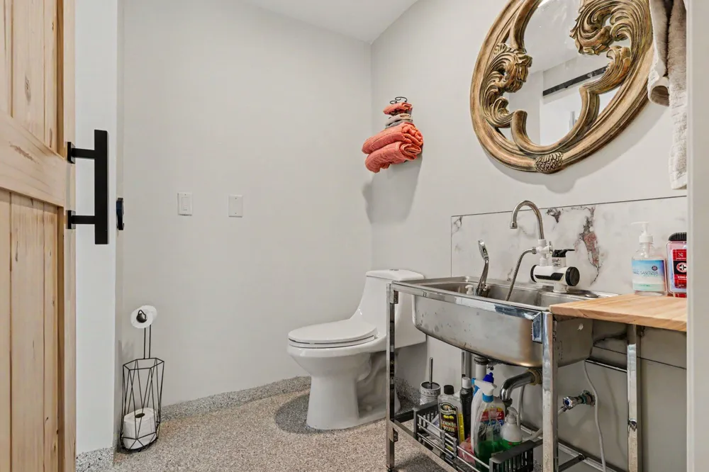 57 Mason Vermontville, MI 49096