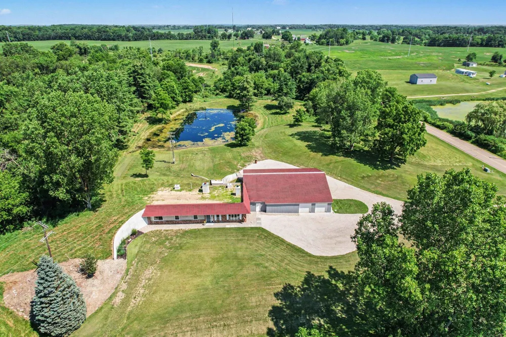 57 Mason Vermontville, MI 49096