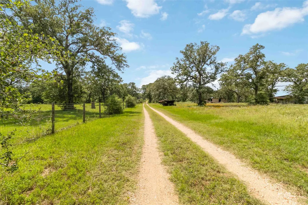 1208 Jeddo Road Rosanky, TX 78953