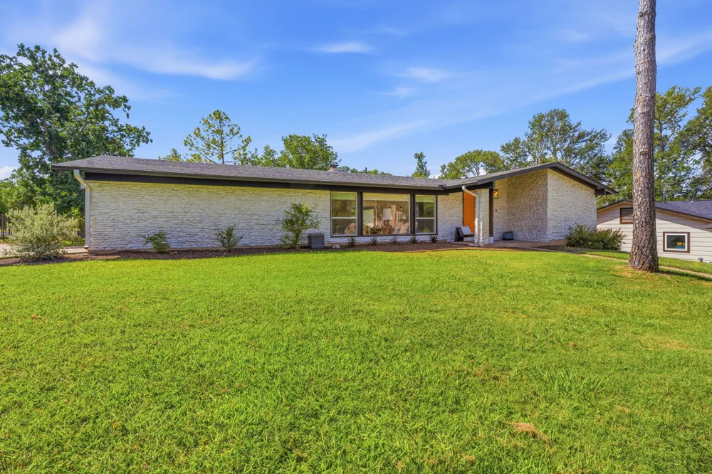 4403 Elmsgrove Drive Austin, TX 78721