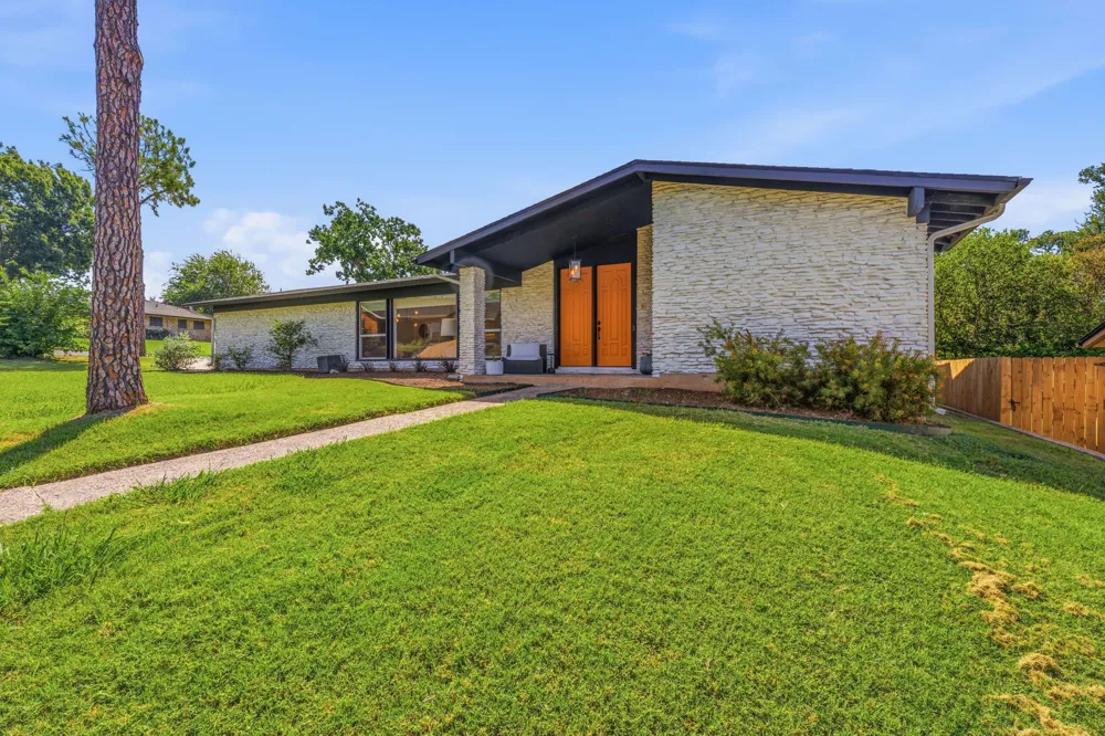 4403 Elmsgrove Drive Austin, TX 78721