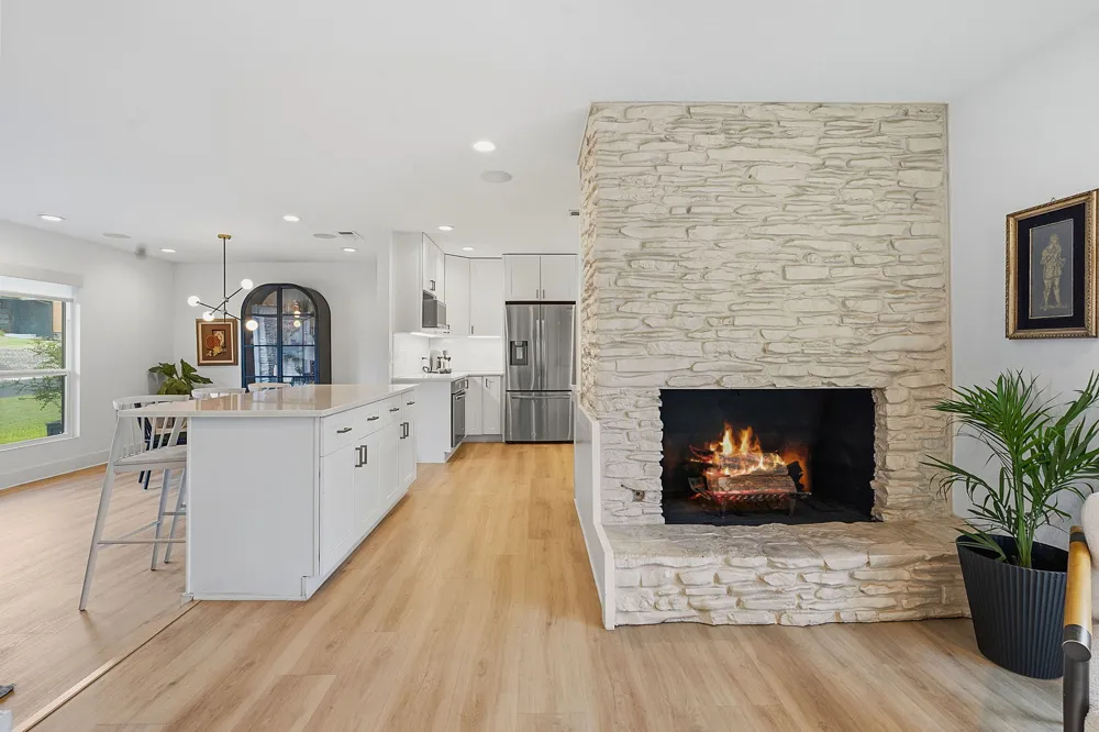 4403 Elmsgrove Drive Austin, TX 78721
