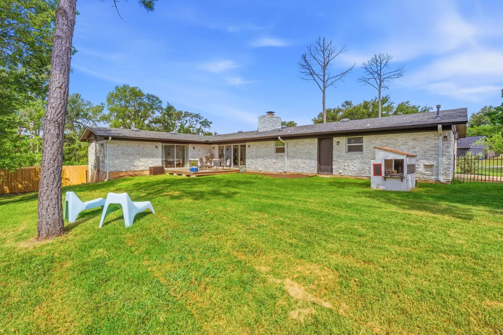 4403 Elmsgrove Drive Austin, TX 78721