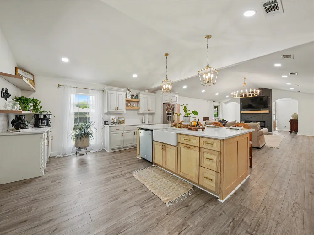 6701 Nauert Road Forest Hill, TX 76140