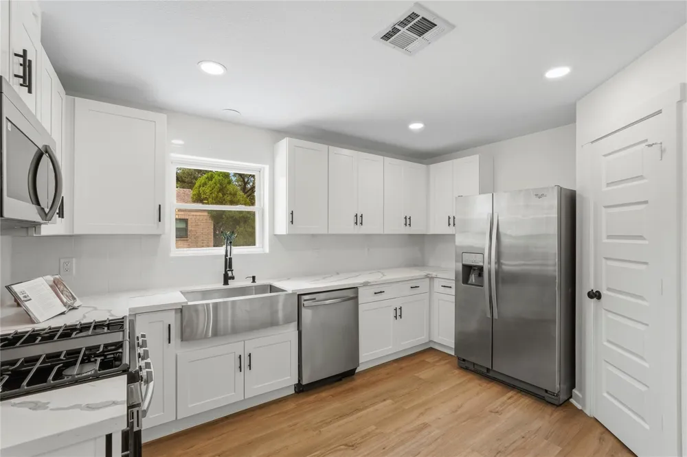 16402 Cornwall Street Jersey Village, TX 77040
