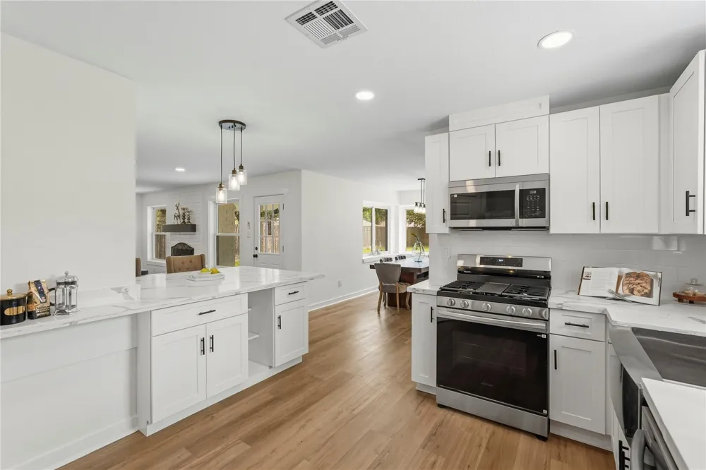 16402 Cornwall Street Jersey Village, TX 77040