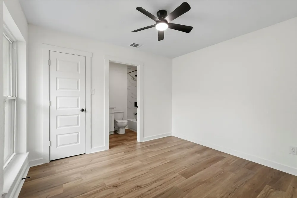 16402 Cornwall Street Jersey Village, TX 77040