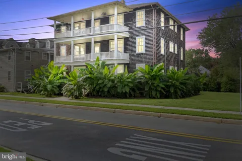 104 MAPLE AVENUE #4